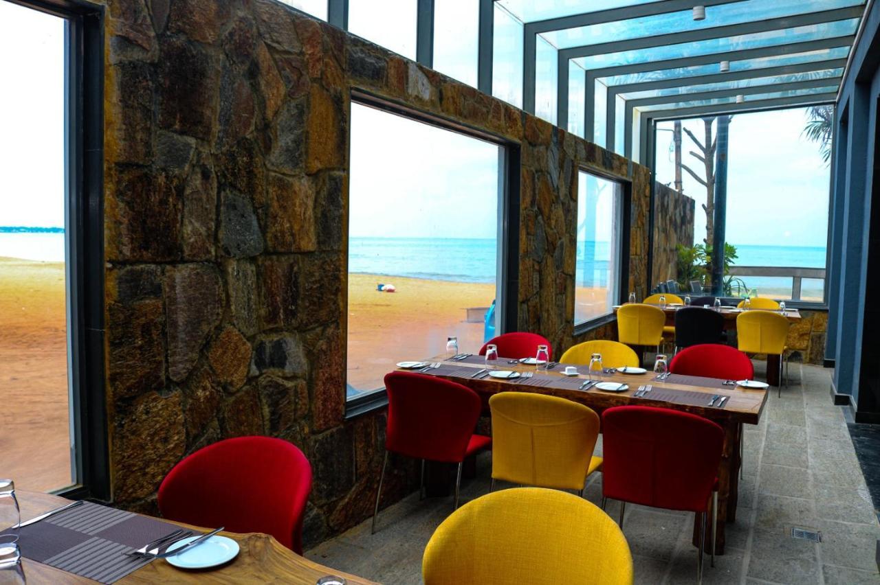 Earl'S Regent Negombo Hotel Exterior foto