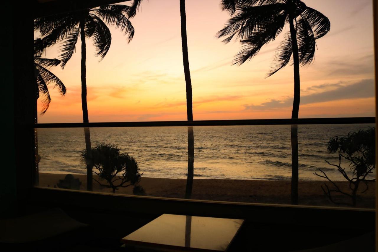 Earl'S Regent Negombo Hotel Exterior foto