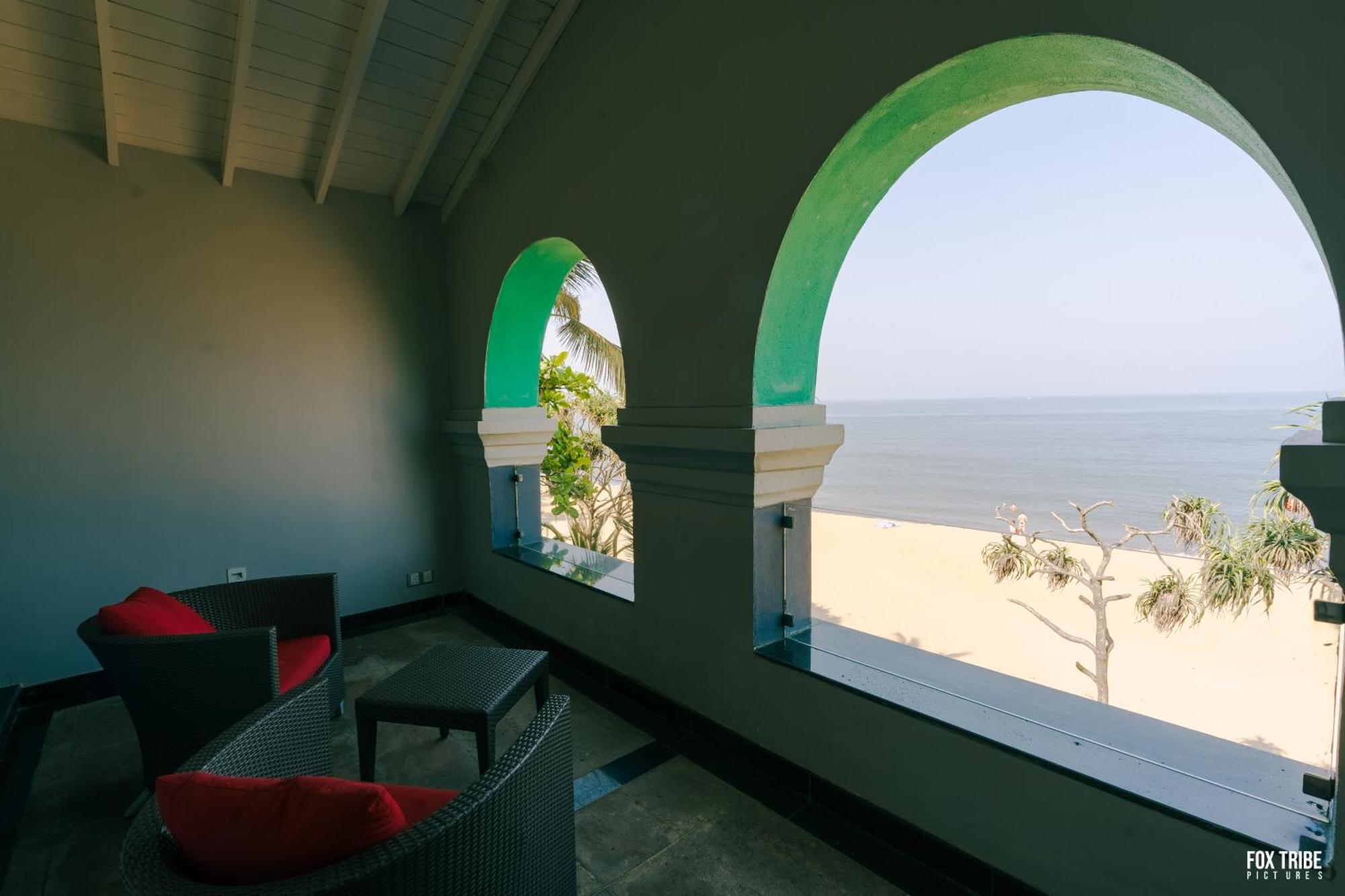 Earl'S Regent Negombo Hotel Exterior foto