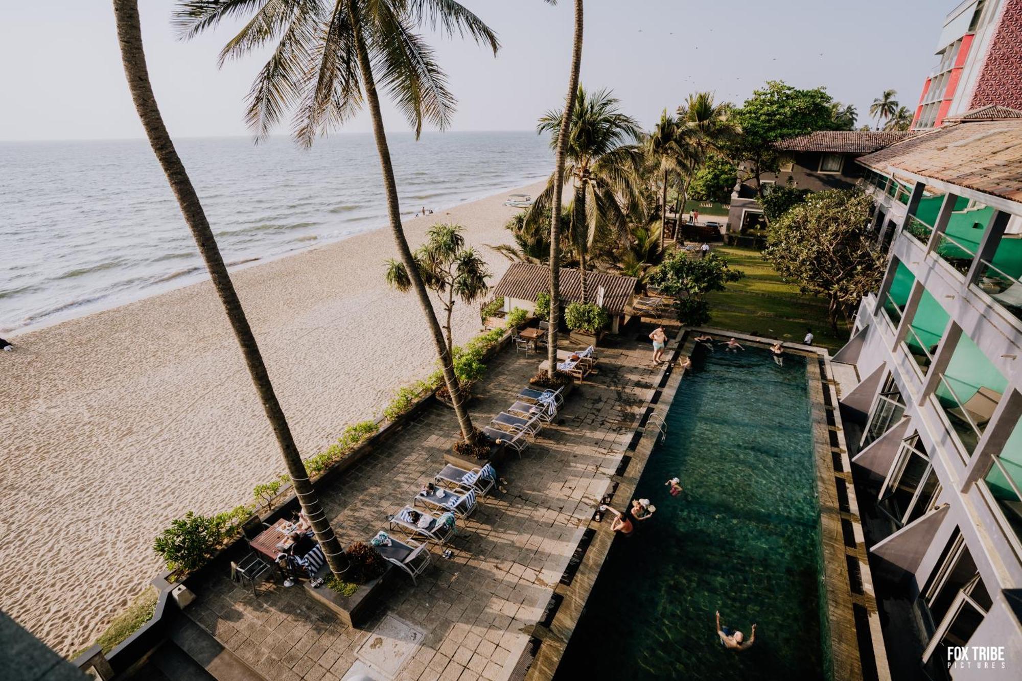 Earl'S Regent Negombo Hotel Exterior foto